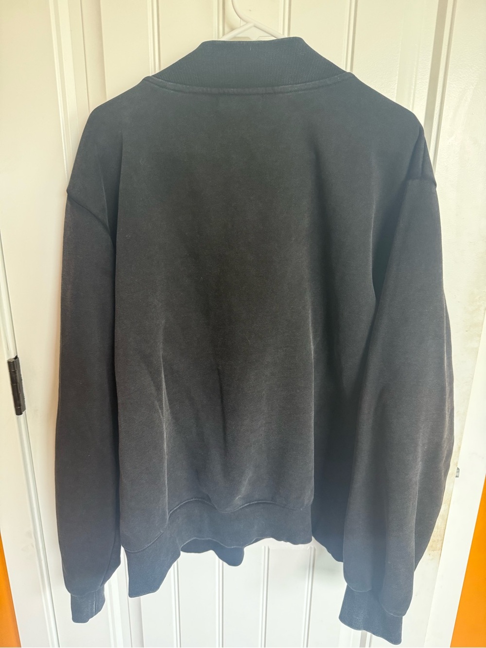Parke Halloween Drop Mockneck Sweatshirt- L/XL - Picture 3 of 4
